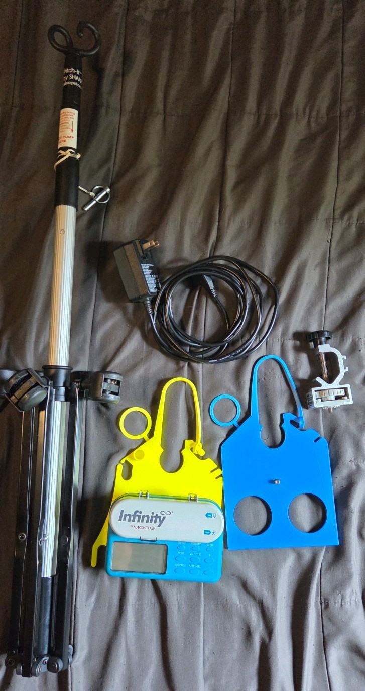 MOOG Infinity INFKIT W/ pole, power cable and hangers pre owned