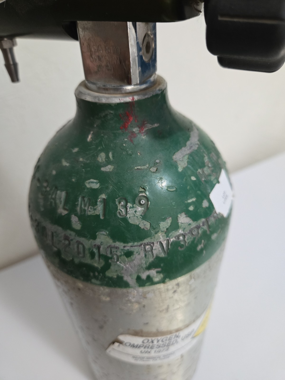 Medical Oxygen Tank Cylinder Size C M9 248 Liters UN1072 EMPTY w/ regulator