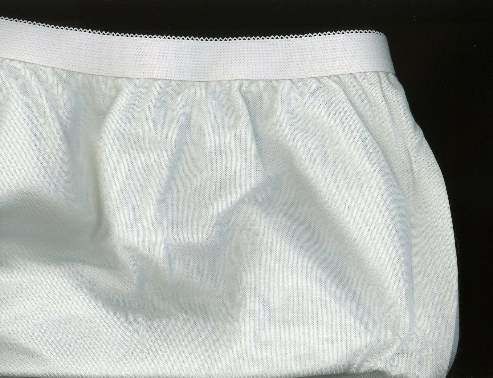 Incontinent Panty sz Med 29 1/2-32″ elastic Waist 17 1/2″ laid flat across hips
