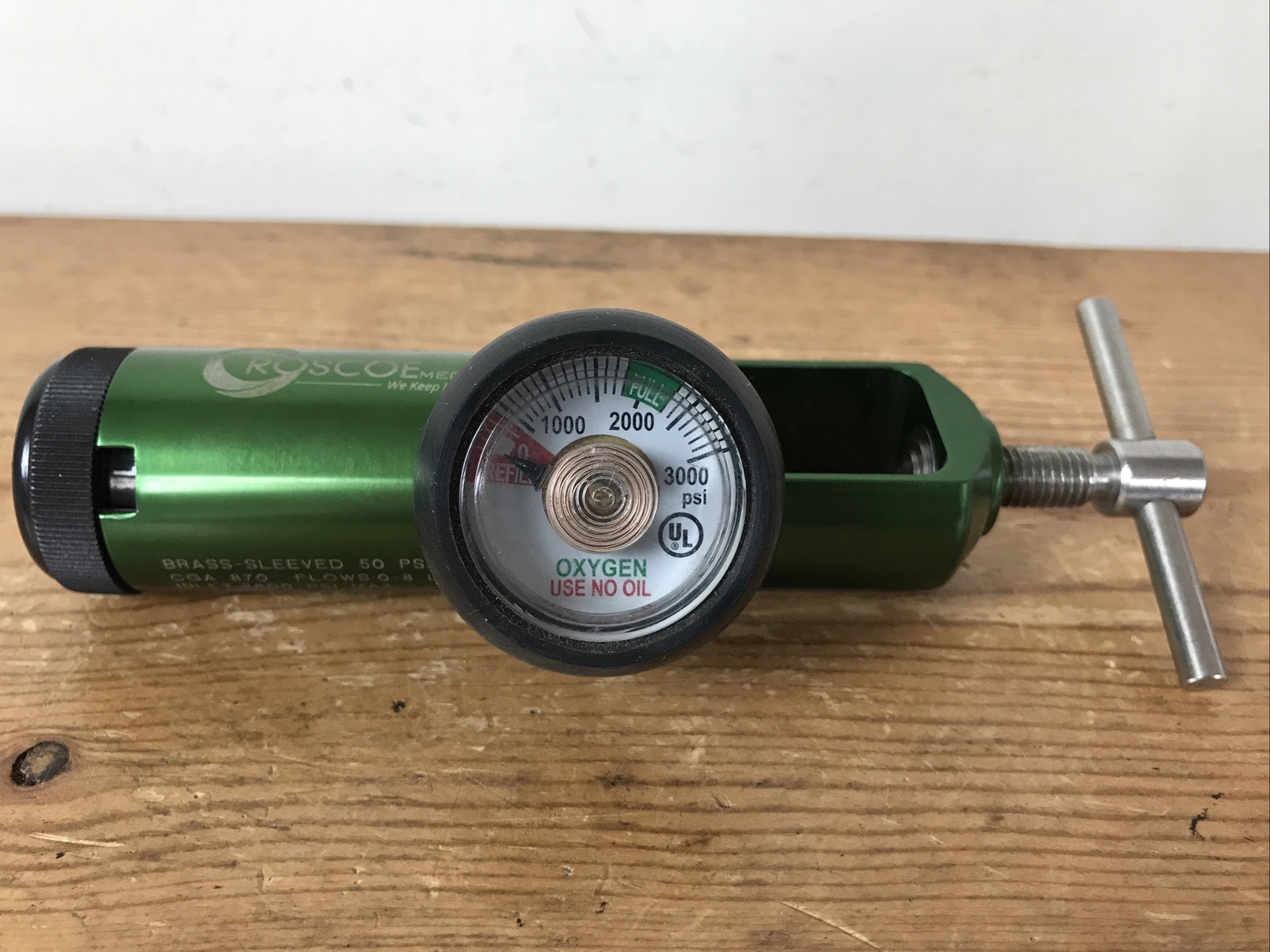 Roscoe Medical Brass Sleeved 50 PSI O2 Regulator Green Stainless 2600 PSI Max