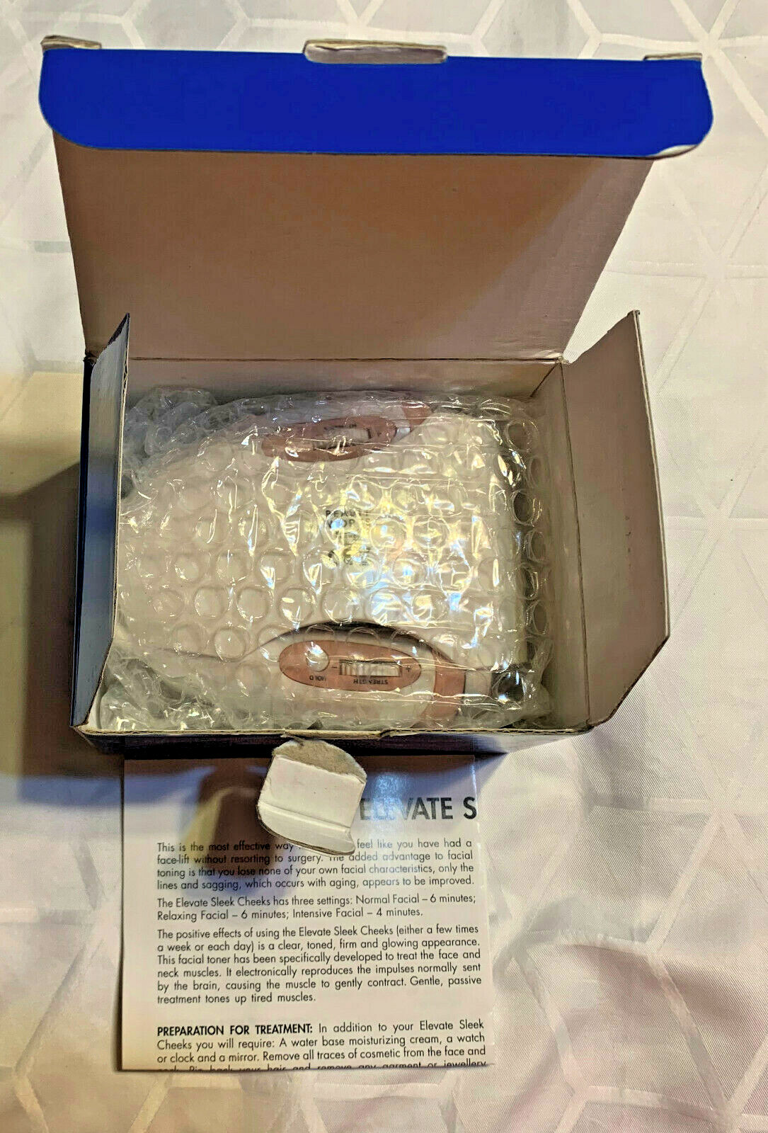 AVON WELLNESS ELEVATE SLEEK CHEEKS NEW IN BOX WITH INSTRUCTIONS BEAUTY WORKS