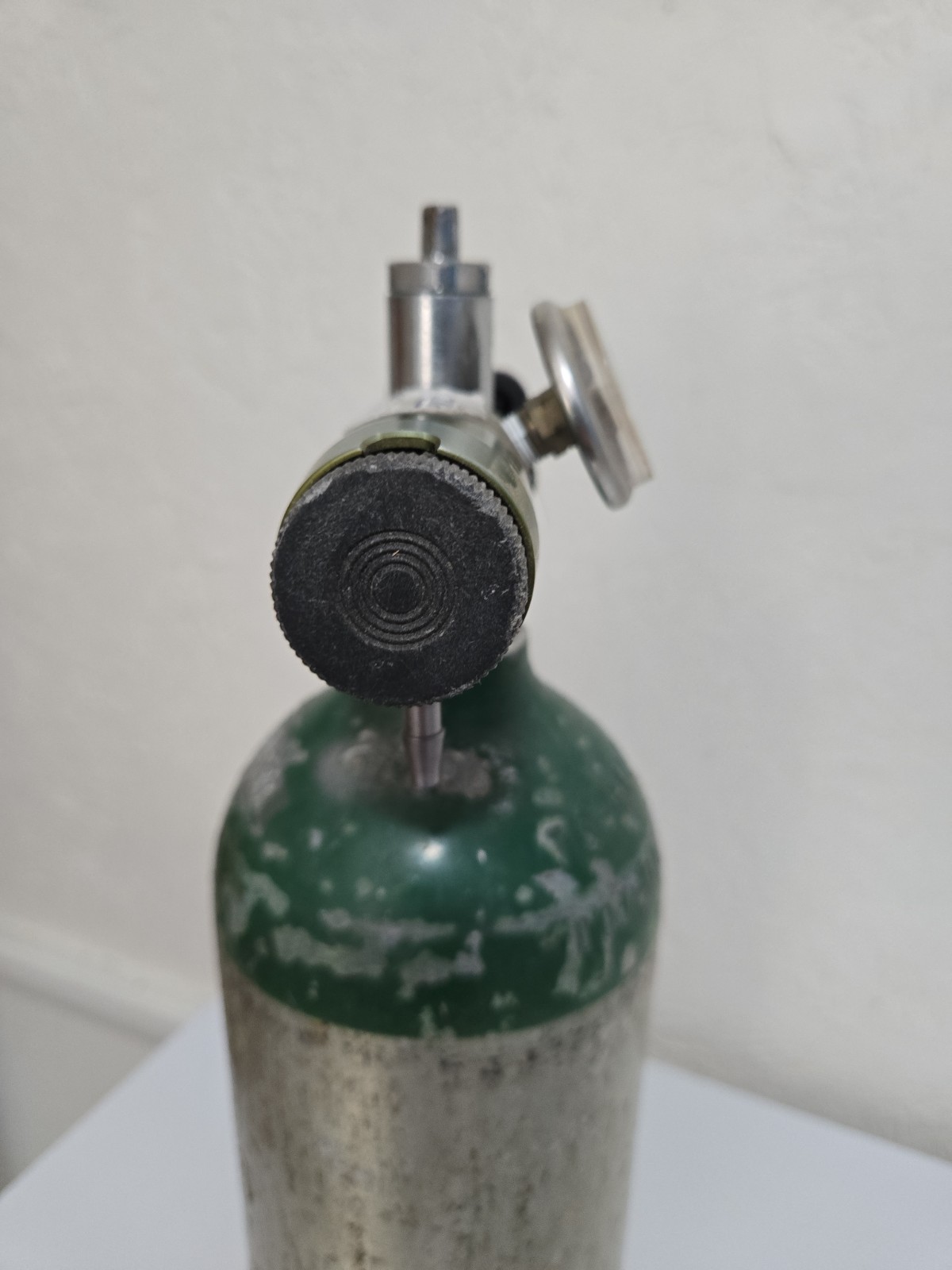 Medical Oxygen Tank Cylinder Size C M9 248 Liters UN1072 EMPTY w/ regulator