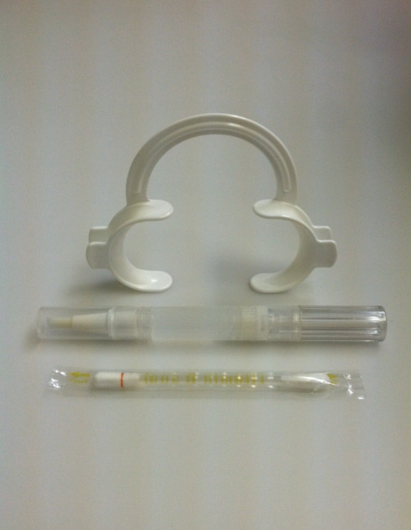 10 Pack Cheek Retractor / 10 Whitening gel peroxide Pen 16% USA/Vitamin E sticks