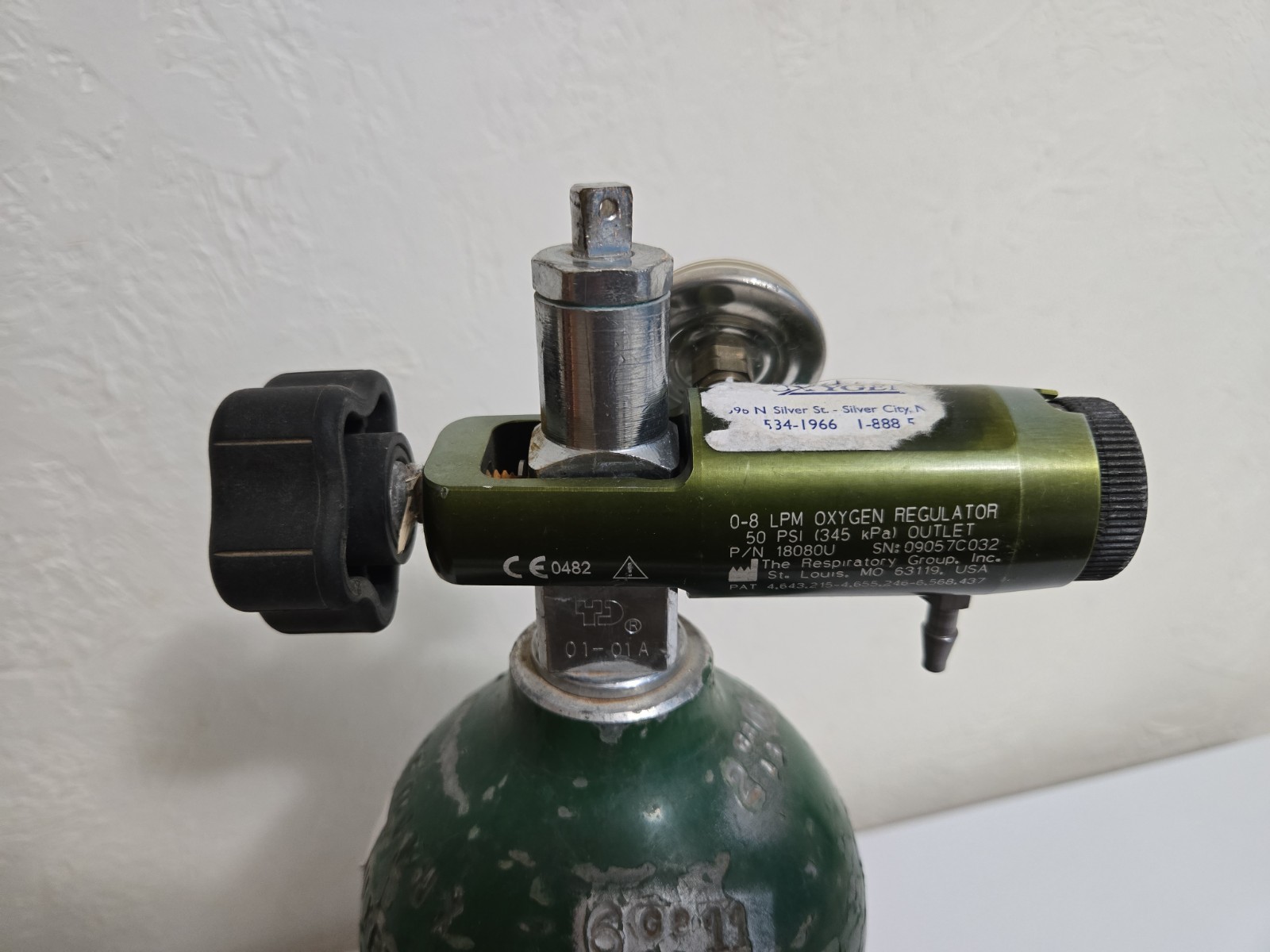 Medical Oxygen Tank Cylinder Size C M9 248 Liters UN1072 EMPTY w/ regulator