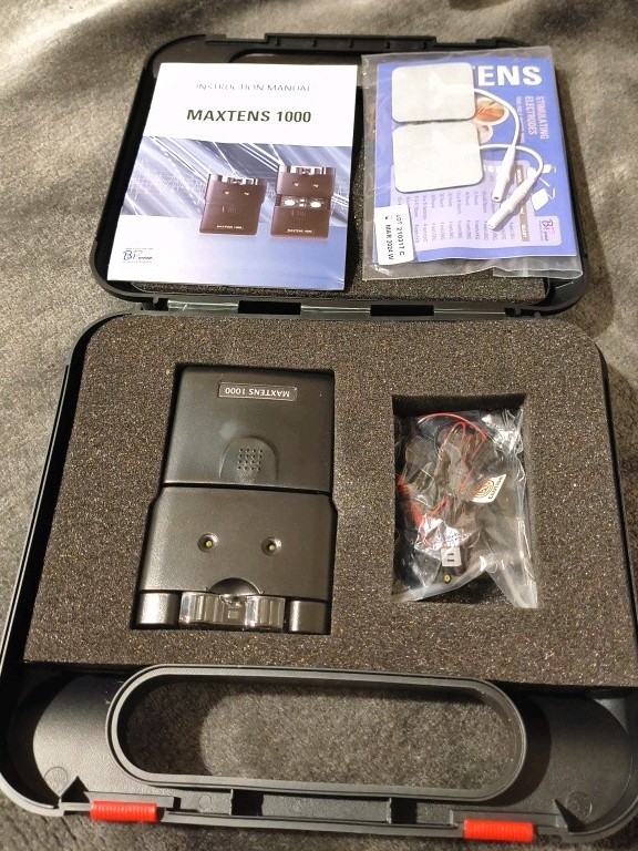 MAXTENS 1000 Analog TENS Unit includes Lead Wires 4 Electrodes & 9 volt battery