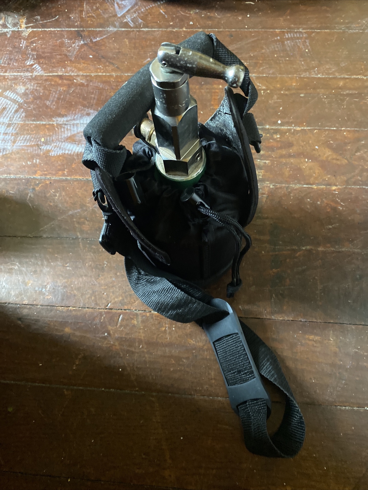 Medical M7 Oxygen Bottle with Carrying Case