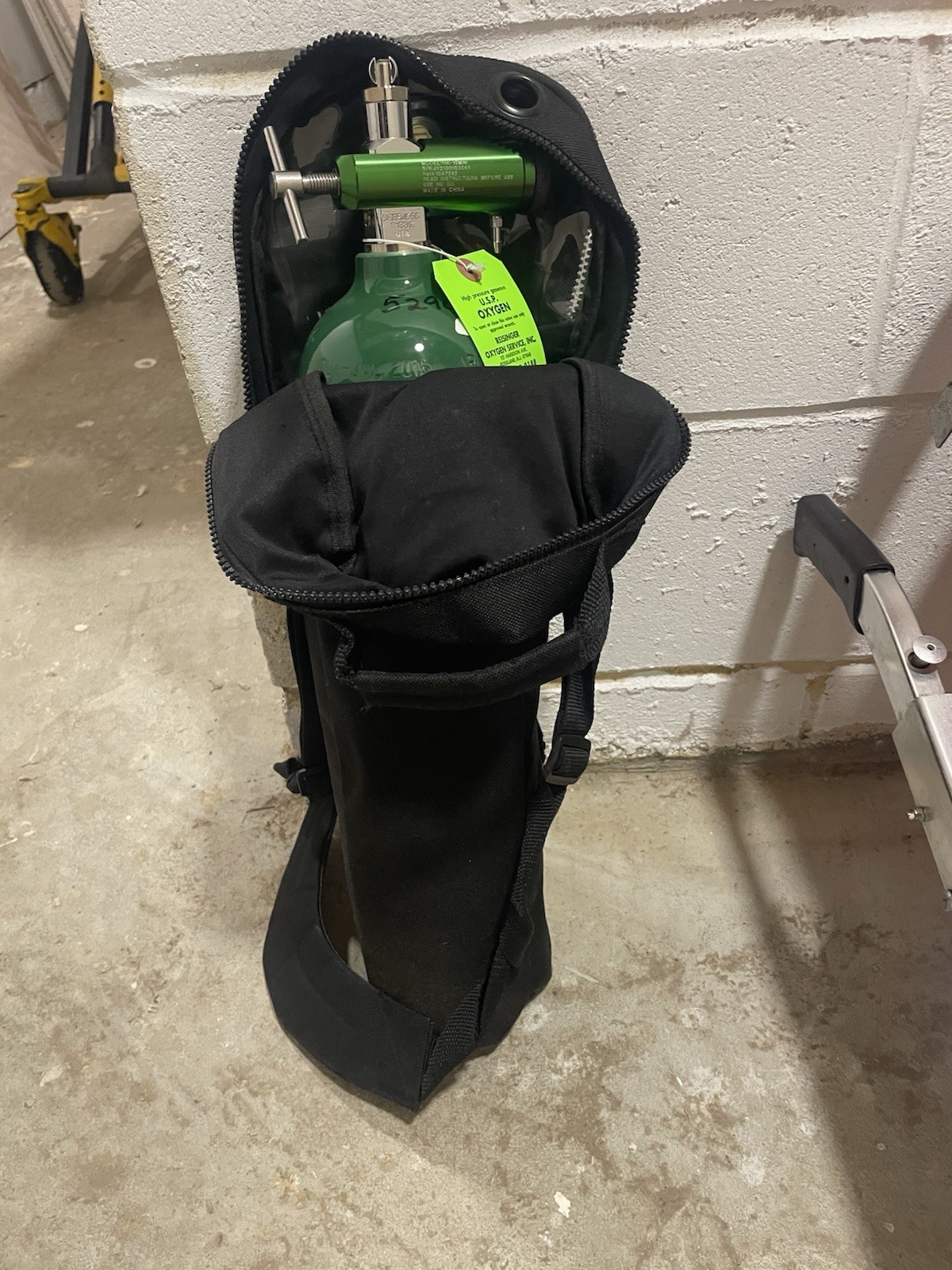 Portable Oxygen Cylinder Tank w/ Regulator & Carry Bag Green/Black