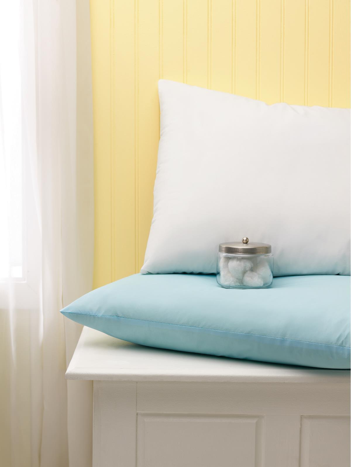 Ovation Series Pillow, White, 18″ x 24″, Each