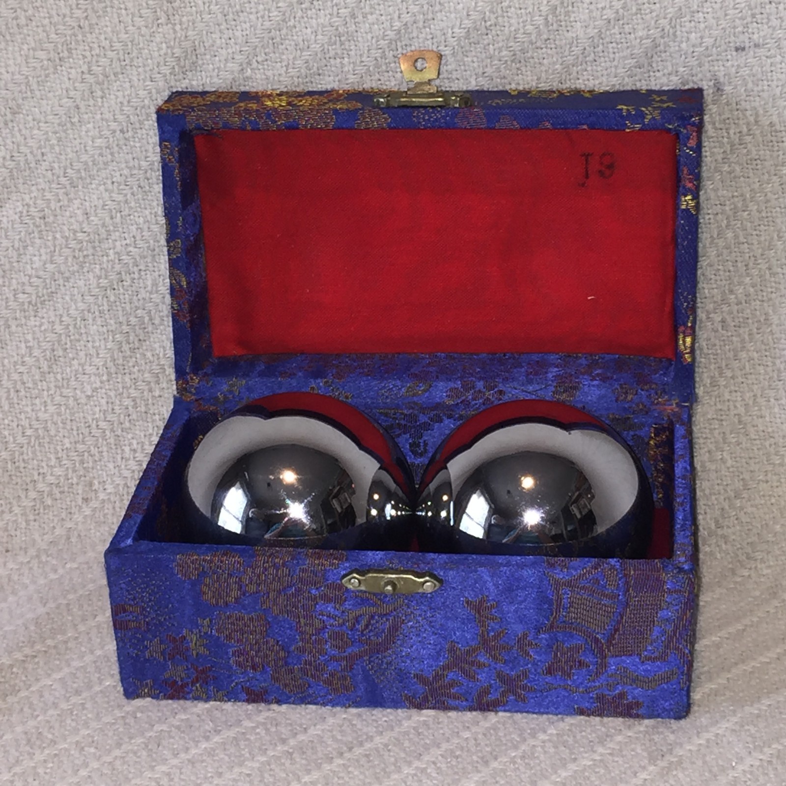 Chinese Feng Shui Health Relaxation Stress Relief Silver Baoding Balls Blue Box