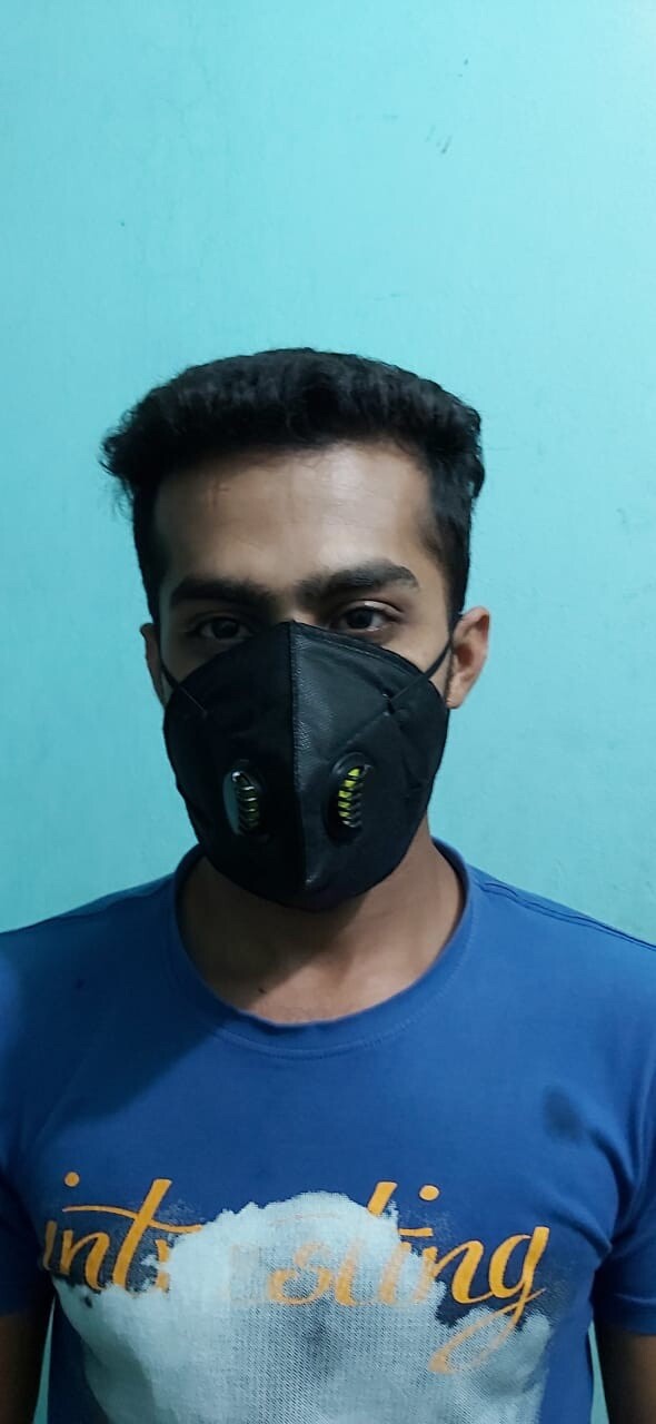BLACK FACE MASK WITH DOUBLE RESPIRATOR VALVE HAND WASHABLE !