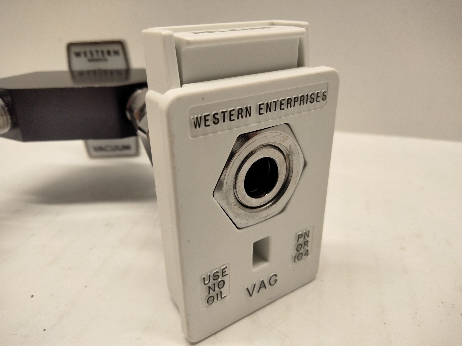 Western Enterprises Medica Adaptor Double Release Buttons