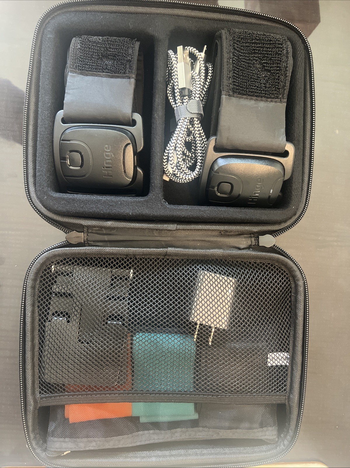 Hinge Health Wearable Therapy Sensors Kit w/ Straps, Charger & Case