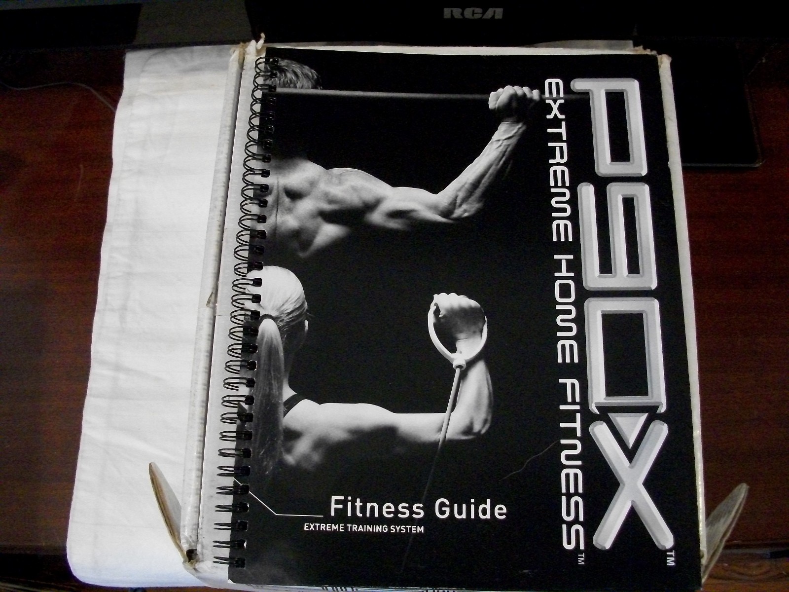 P90X THE ORIGINAL 90 DAY EXTREME HOME FITNESS – COMPLETE SET, GUIDES, 12 DVD’s