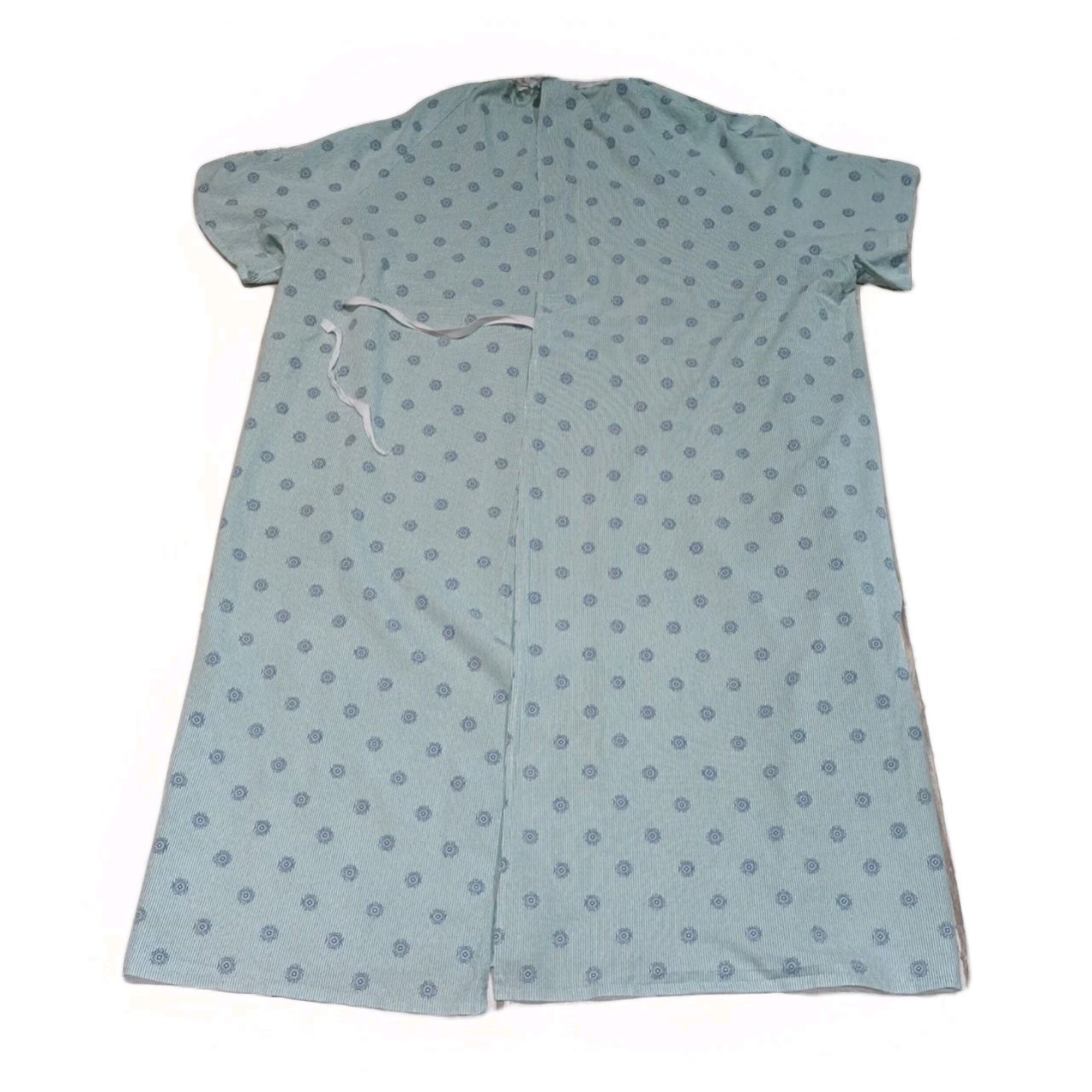Standard Textile Hospital Gown With Snaps And Front Slit Halloween Costume