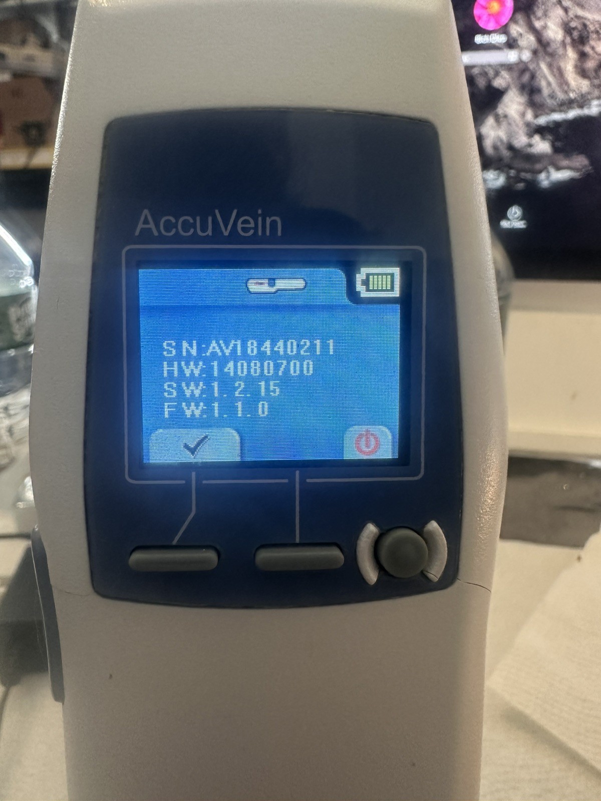 Accuvein AV400 Portable Vein Finder With charger
