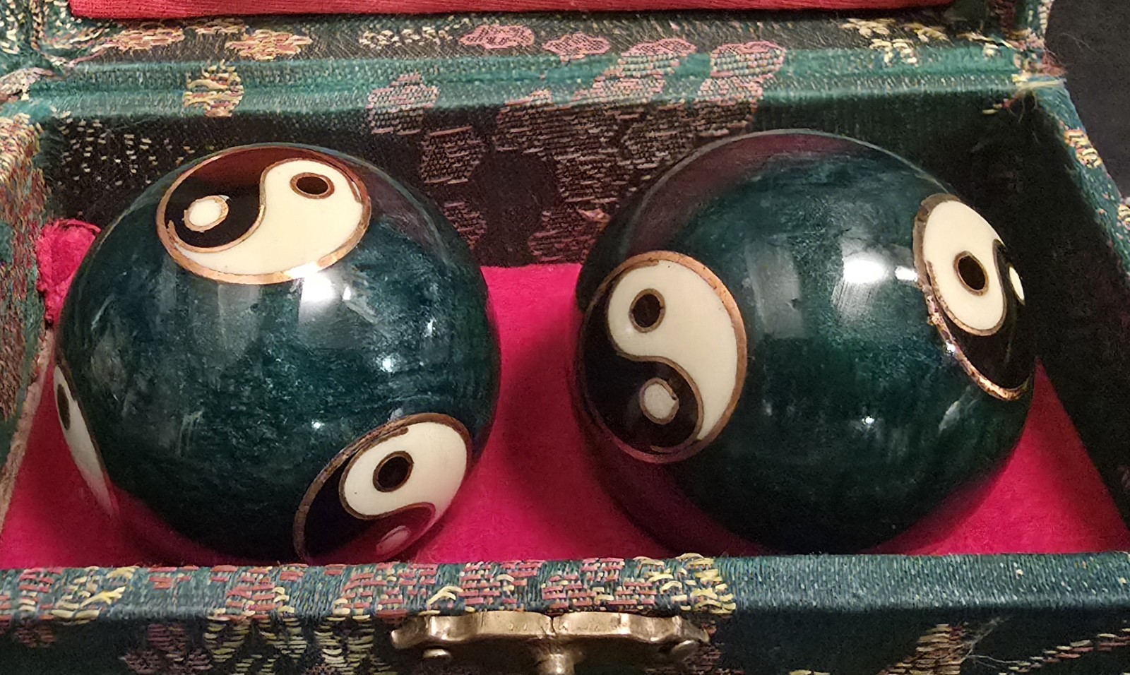 Chiming Baoding Balls Cloisonne Green Stress Health Exercise Relaxation 1-1/2″